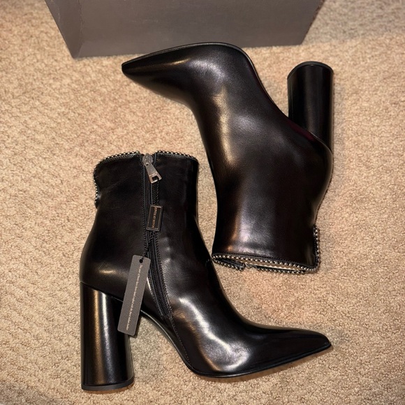 ~*NWT*~ Ma&Lo Women's Sleek Black Ankle Boots - Picture 4 of 8